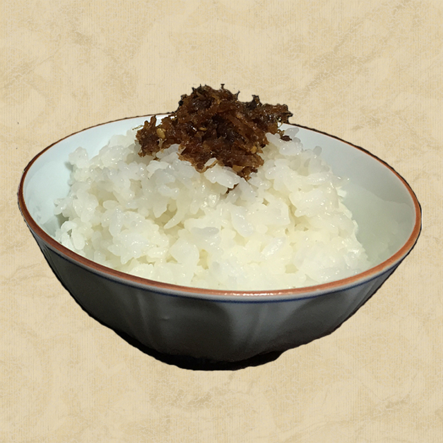 国産の鰹節と昆布を出雲醸造の醤油で甘辛く炊きあげました。