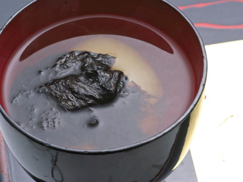 すっきりとび魚だし醤油は十六島海苔雑煮にぴったり