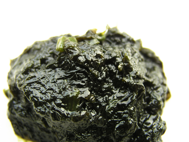 十六島海苔入り佃煮茎わさび、刻んだ茎わさびが入っています。